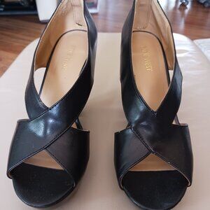Womens black wedge shoes, Size 8